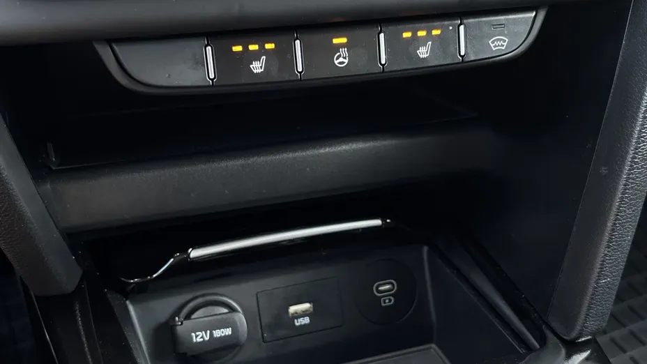 KIA Cee'd Ceed 1.5 T-GDI Business Line DCT