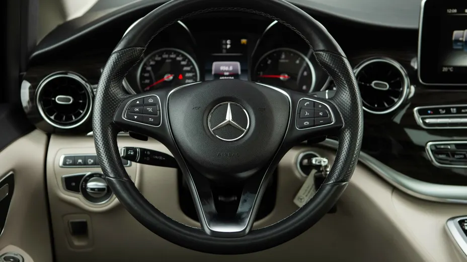 MERCEDES-BENZ V Klasa V 250 d 4-Matic Avantgarde 9G-Tronic (długi)