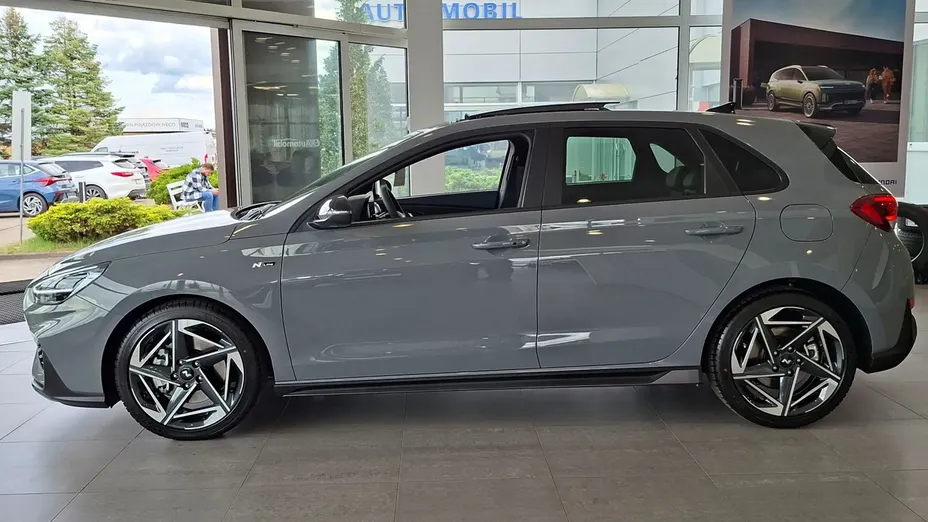 HYUNDAI i30 i30 1.6 CRDi BlueDrive Classic + DCT
