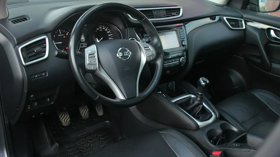 NISSAN Qashqai -