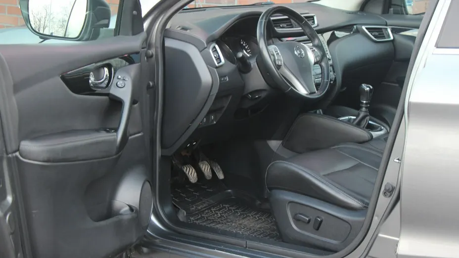 NISSAN Qashqai -