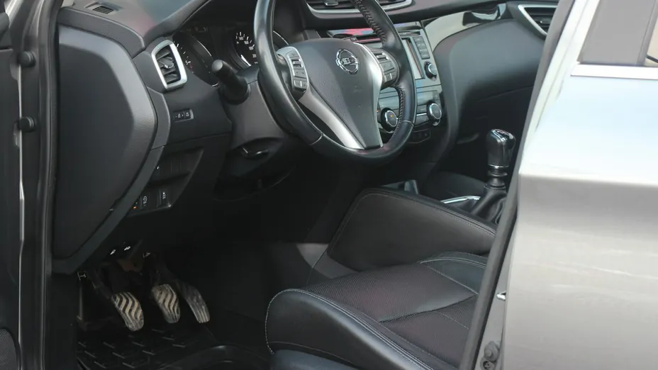 NISSAN Qashqai -