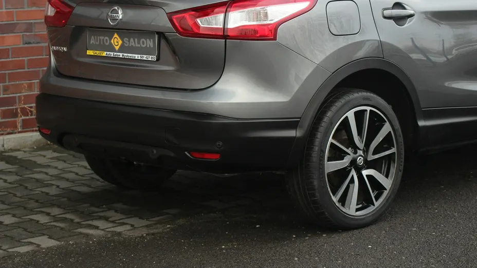 NISSAN Qashqai -