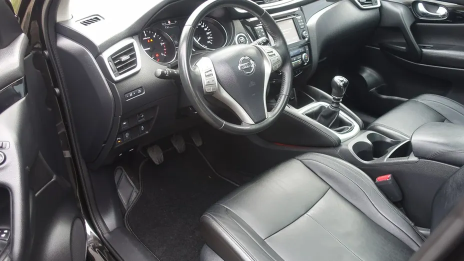 NISSAN Qashqai -