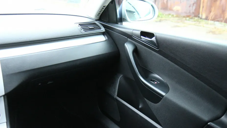 VOLKSWAGEN Passat -
