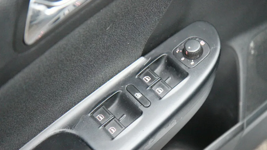 VOLKSWAGEN Passat -