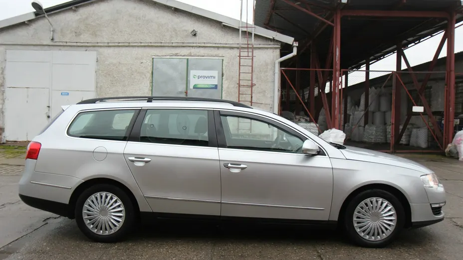 VOLKSWAGEN Passat -