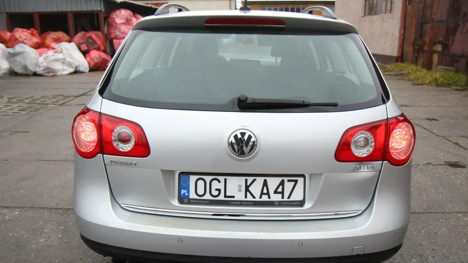 VOLKSWAGEN Passat -