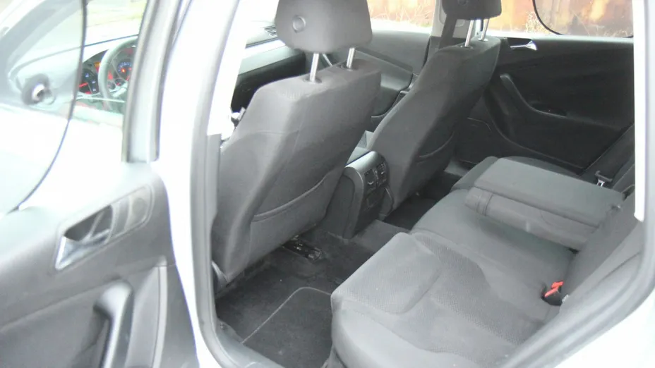 VOLKSWAGEN Passat -