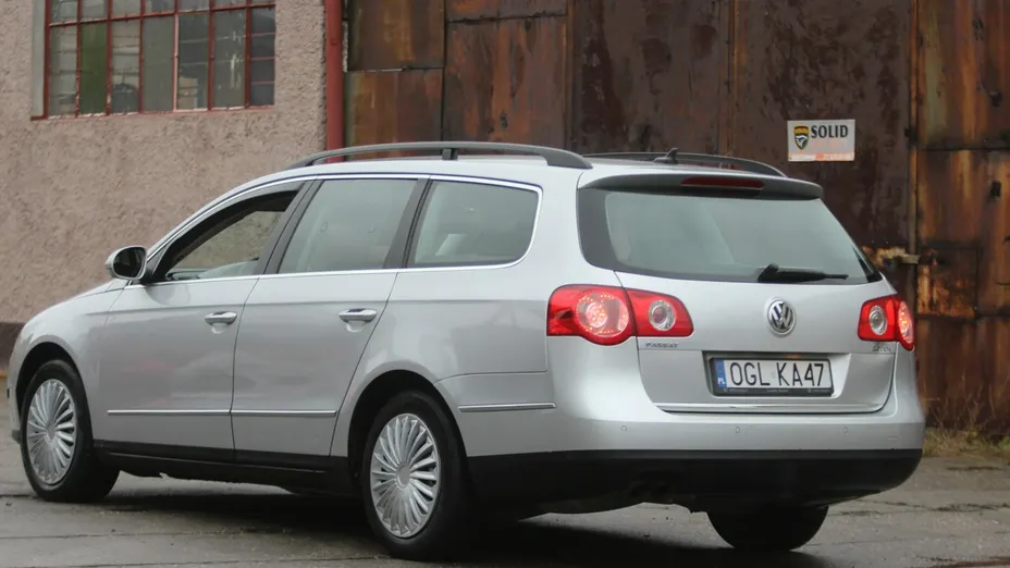 VOLKSWAGEN Passat -