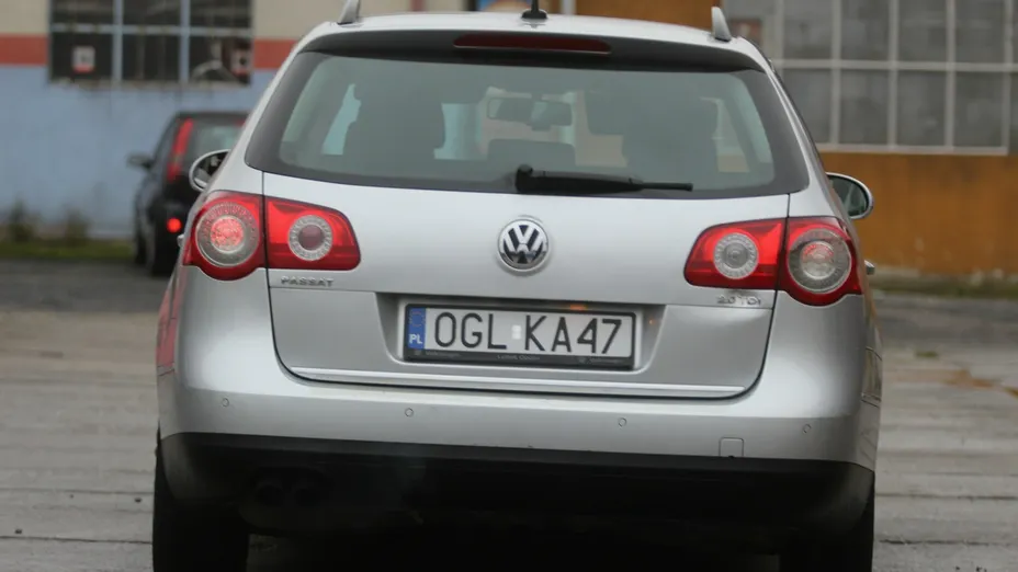 VOLKSWAGEN Passat -