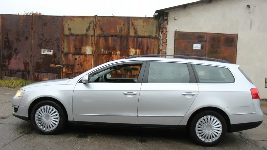 VOLKSWAGEN Passat -