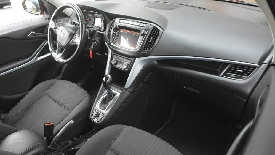 OPEL Zafira -