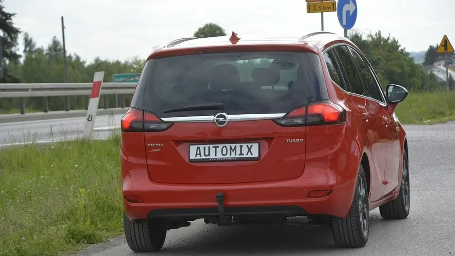 OPEL Zafira -
