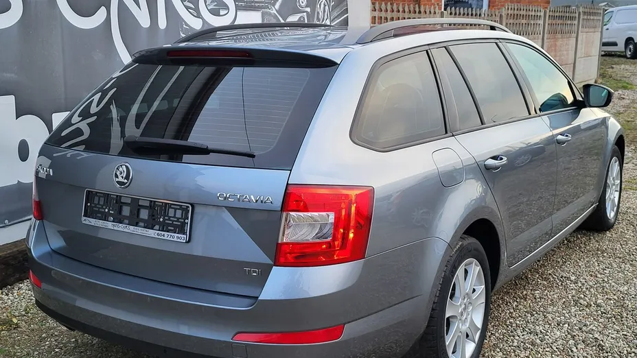 SKODA Octavia -