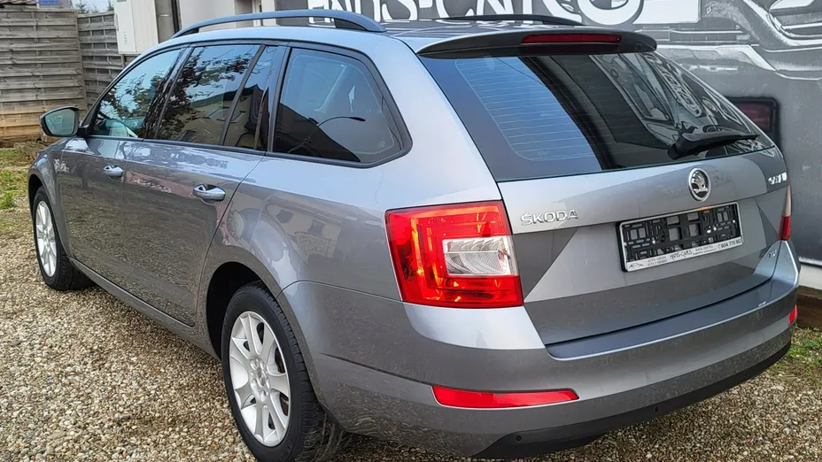 SKODA Octavia -