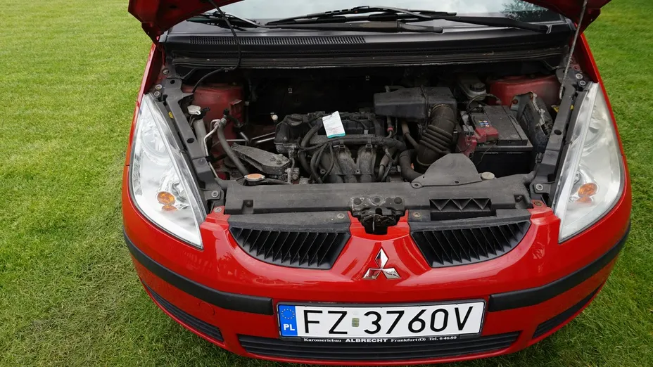 MITSUBISHI Colt -