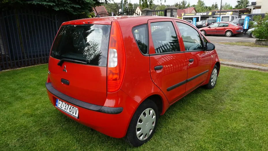 MITSUBISHI Colt -