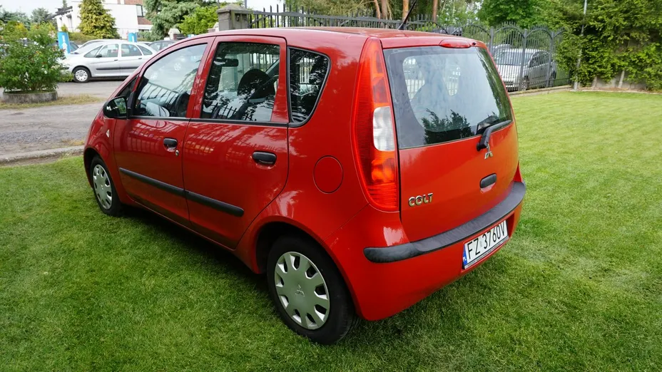 MITSUBISHI Colt -