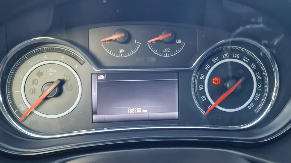 OPEL Insignia -