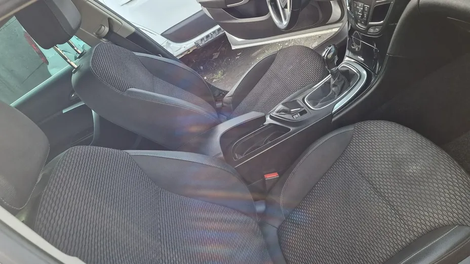 OPEL Insignia -