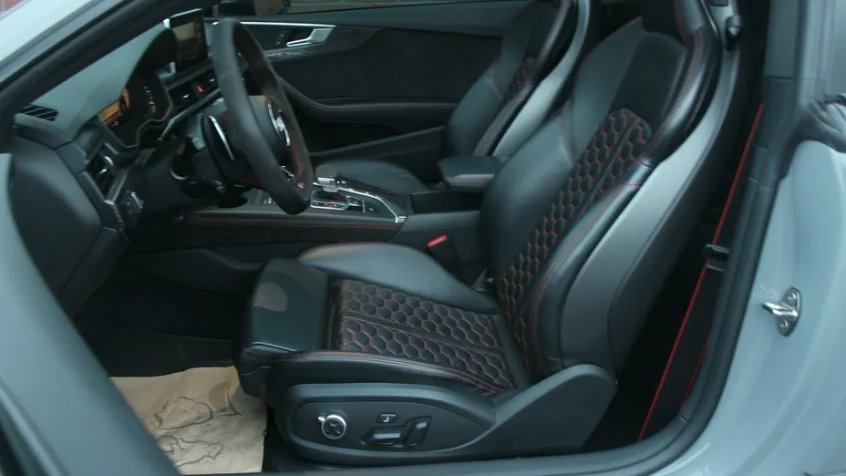 AUDI RS5 -