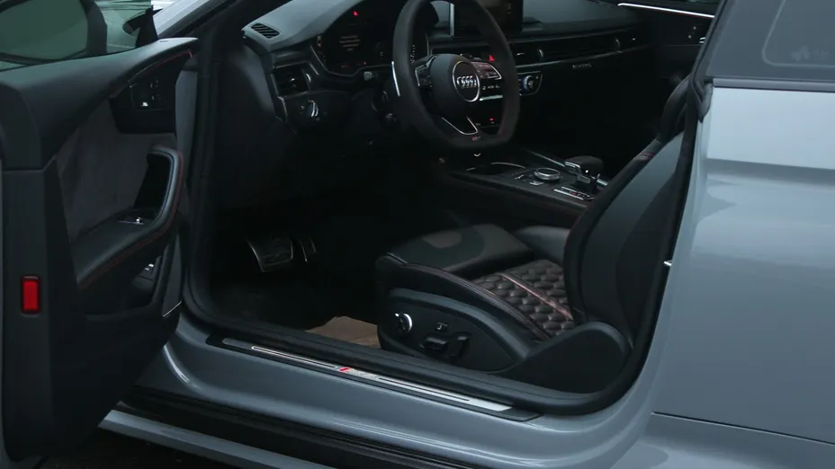 AUDI RS5 -