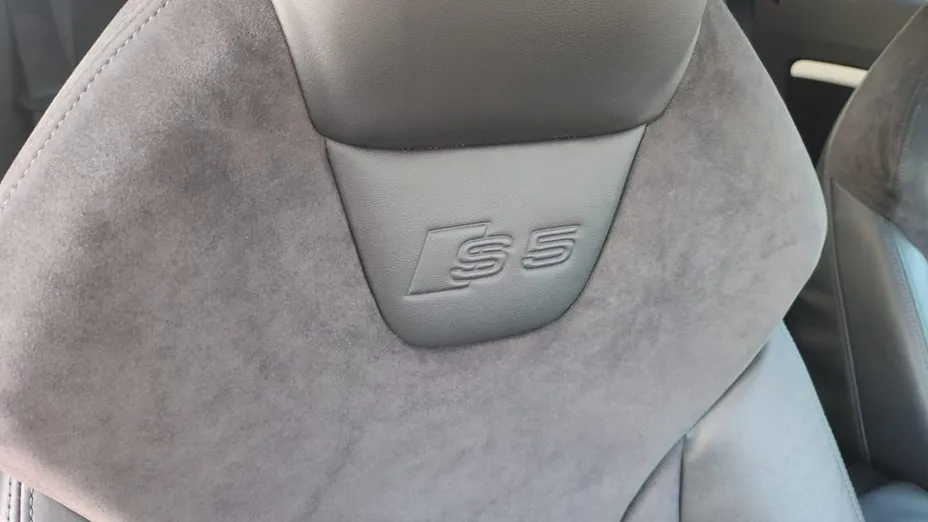 AUDI S5 -