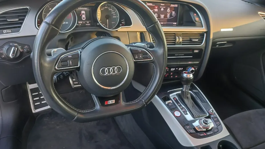 AUDI S5 -