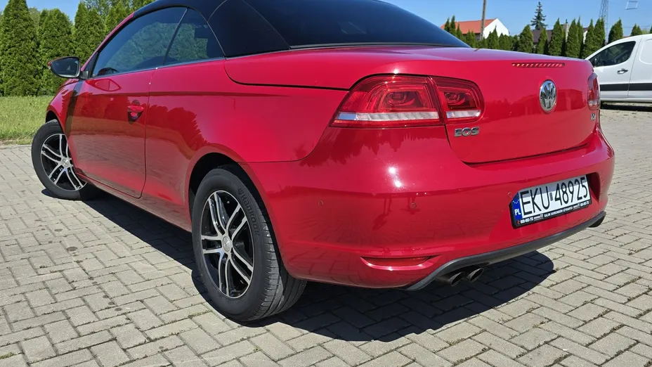 VOLKSWAGEN Eos -
