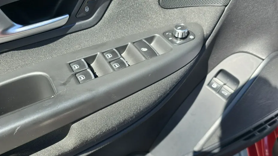 VOLKSWAGEN Eos -