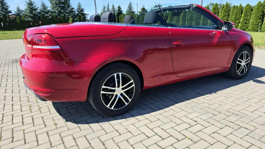 VOLKSWAGEN Eos -