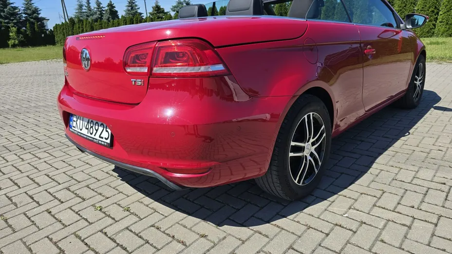 VOLKSWAGEN Eos -