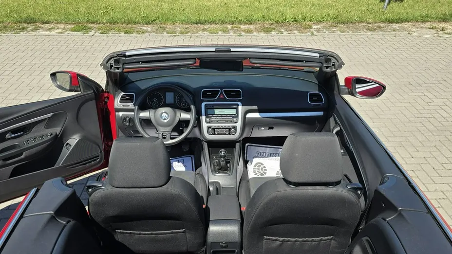 VOLKSWAGEN Eos -
