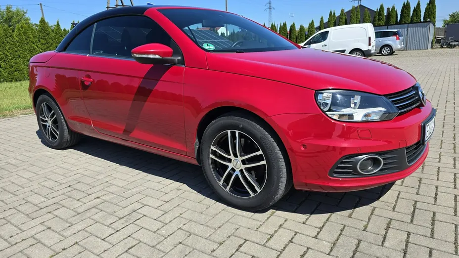 VOLKSWAGEN Eos -