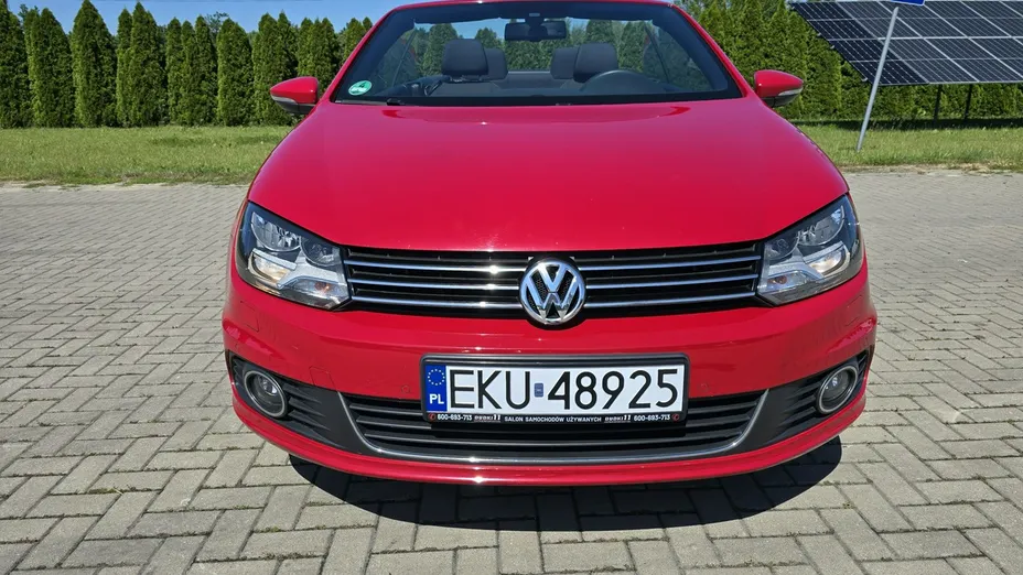 VOLKSWAGEN Eos -