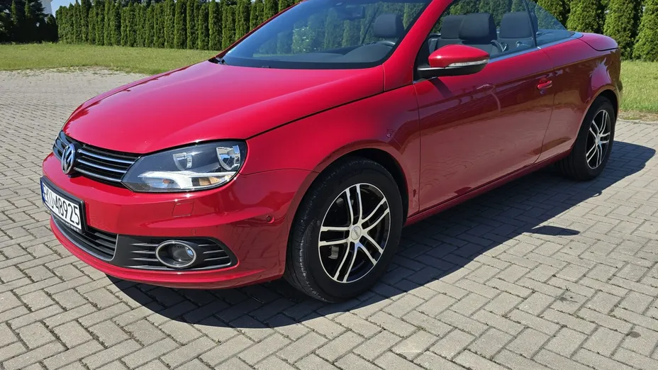 VOLKSWAGEN Eos -