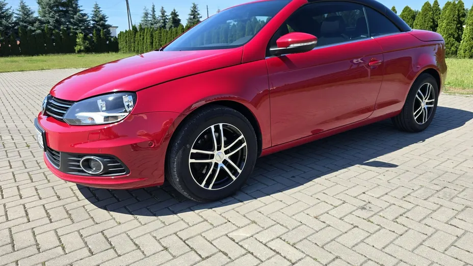 VOLKSWAGEN Eos -