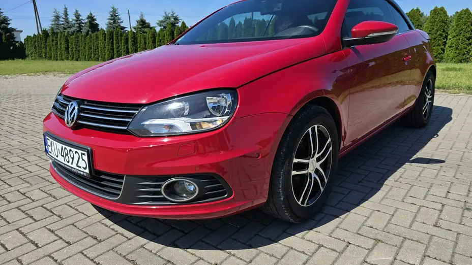 VOLKSWAGEN Eos -