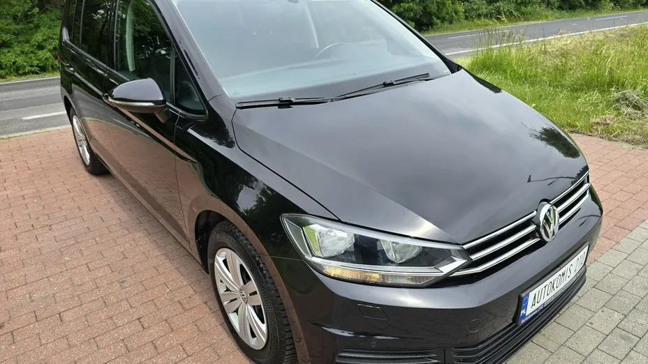 VOLKSWAGEN Touran -