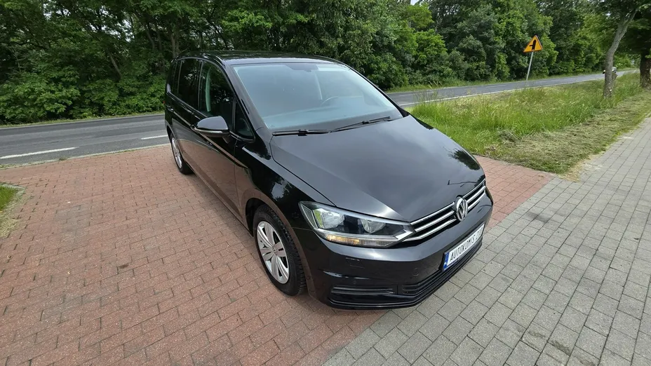 VOLKSWAGEN Touran -