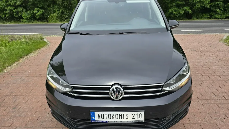 VOLKSWAGEN Touran -
