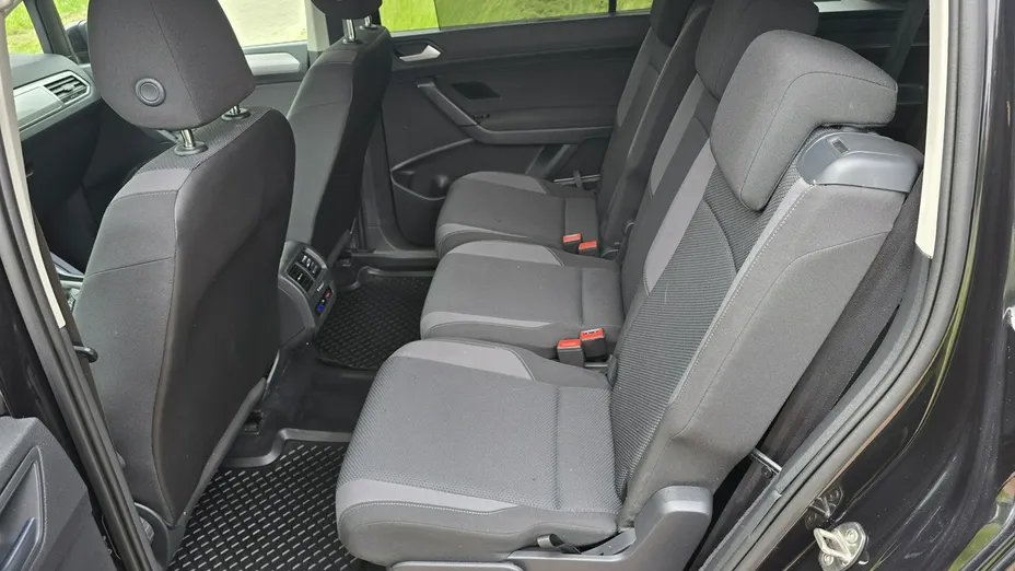VOLKSWAGEN Touran -