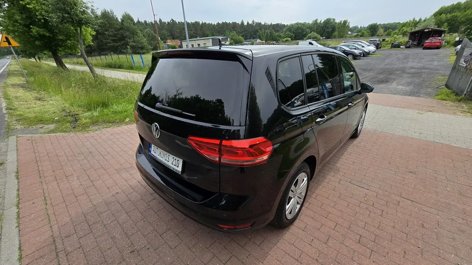 VOLKSWAGEN Touran -