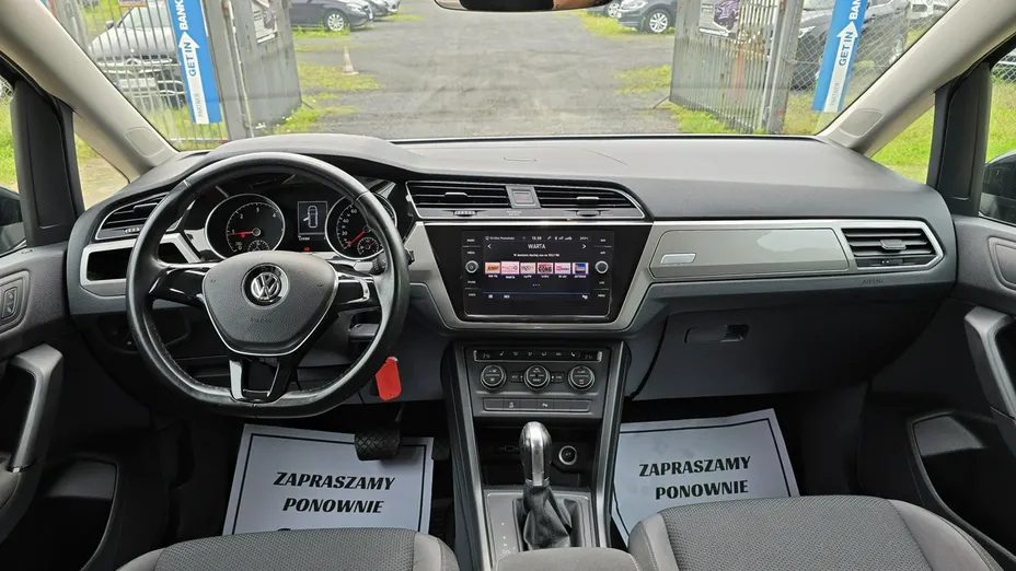 VOLKSWAGEN Touran -
