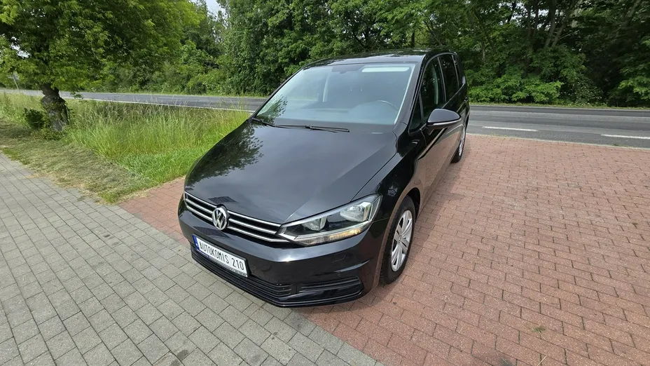 VOLKSWAGEN Touran -