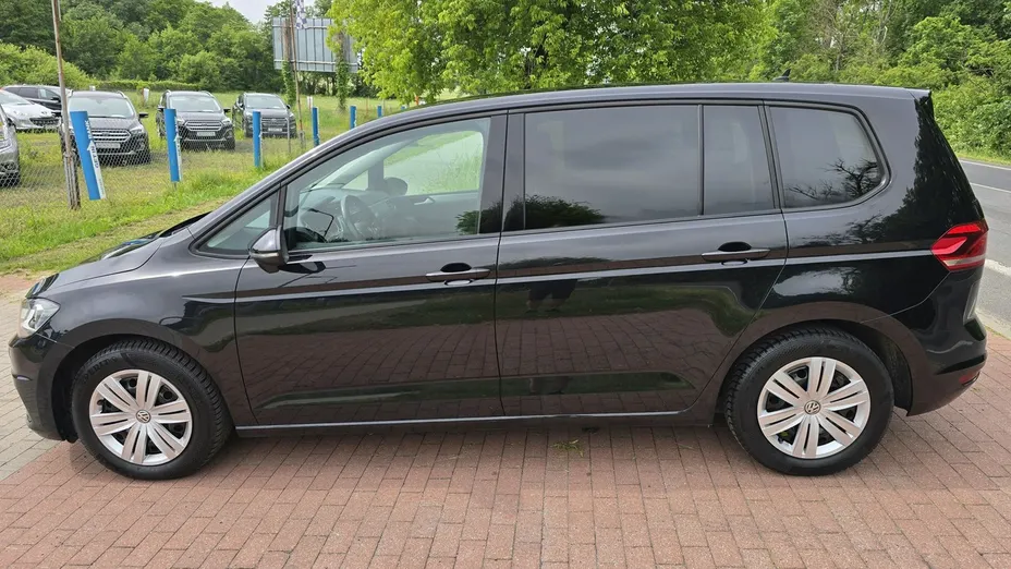 VOLKSWAGEN Touran -