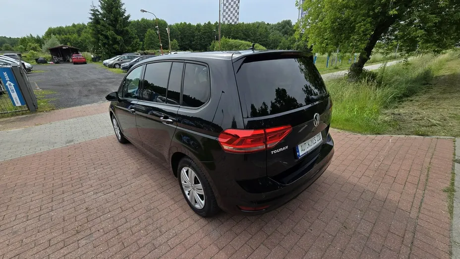VOLKSWAGEN Touran -