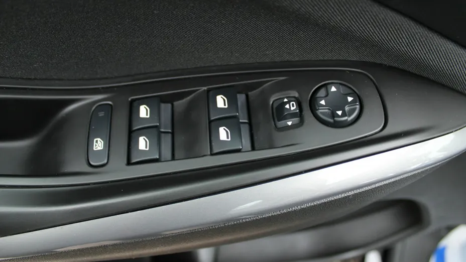 OPEL Grandland X -