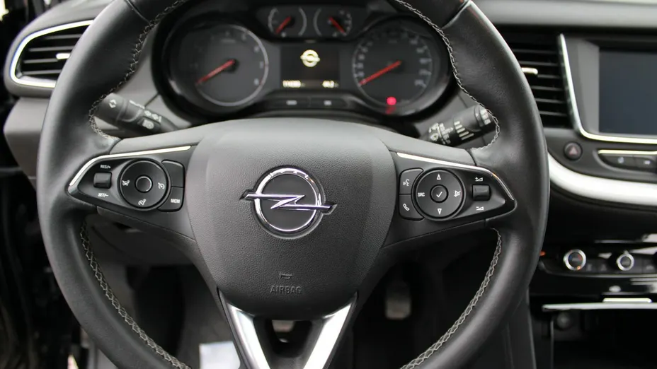 OPEL Grandland X -